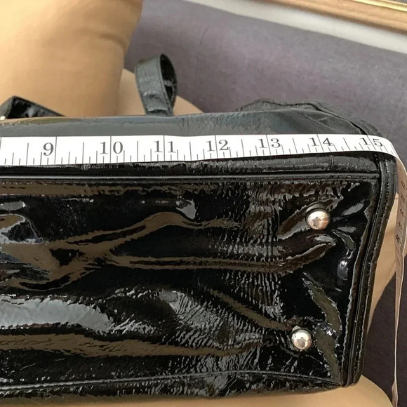 Grey and  faux patent hand bag - Picture 6 of 12